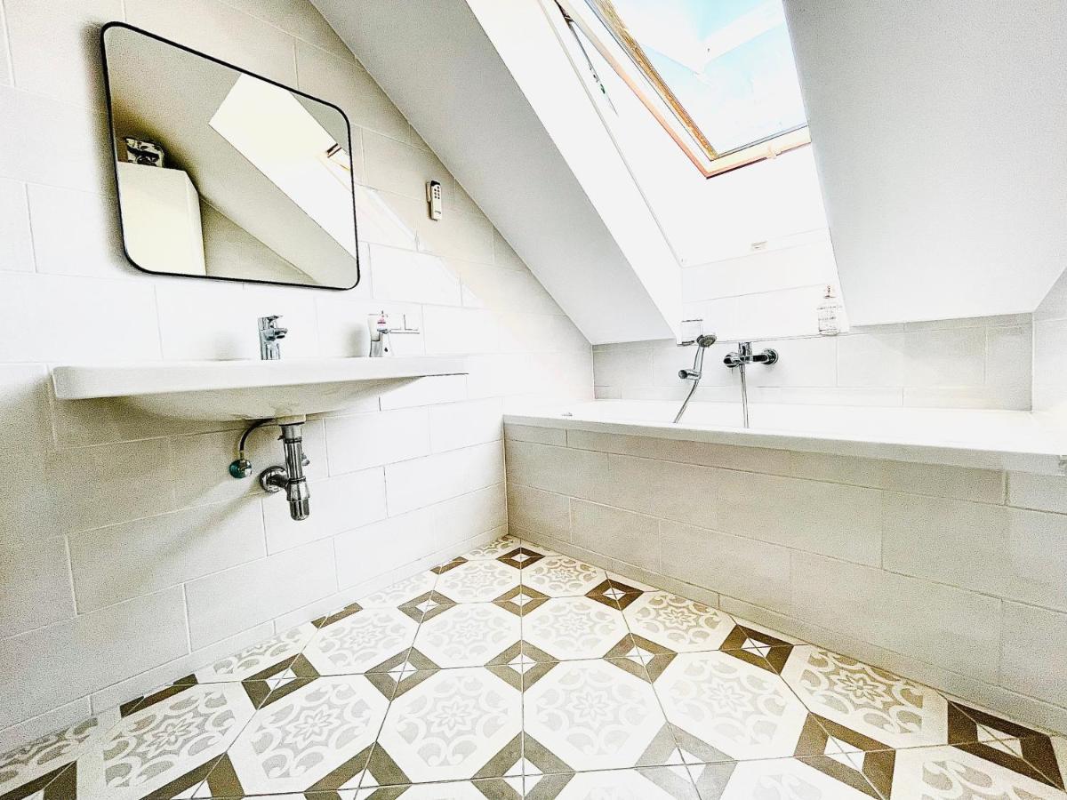 Modernes Appartement mit Fernblick Wien Exterior foto